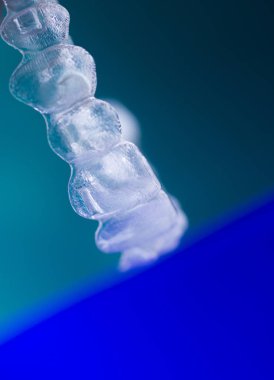 Diş braketleri diş hizalayıcıları