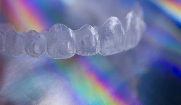 Невидимые Современные Пластиковые Эстетические Стоматологические Зубные Скобки Выравнивающие Зубные Выпрямители — стоковое фото