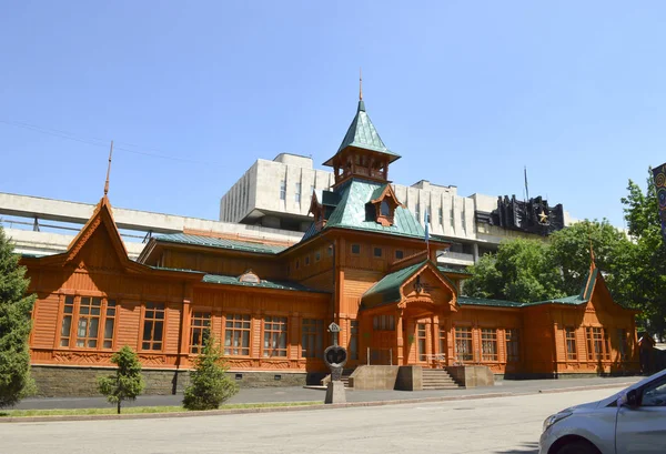 Almaty Cazaquistão Junho 2013 Museu Instrumentos Musicais Folclóricos Localizado Parque — Fotografia de Stock