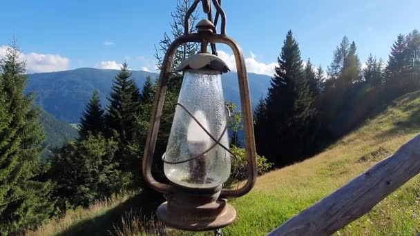 Oostenrijk Karinthië Zomer Bergen Alpen Oude Lantaarn Mistig Zonnig — Stockvideo