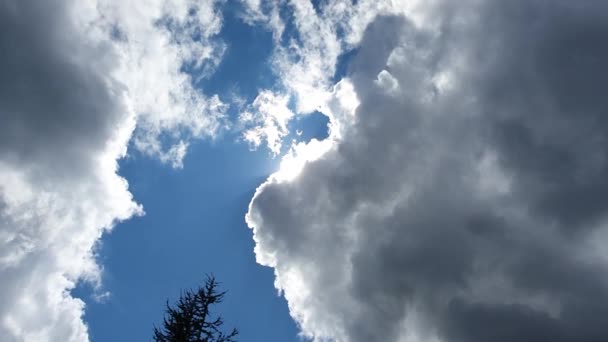 Österrike Kärnten Sommar Berg Alperna Himlen Solen Solens Strålar Moln — Stockvideo