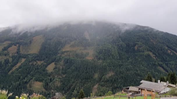 Austria Carintia Verano Montañas Alpes Timelapse Ladera Montaña Nubes Movimiento — Vídeo de stock