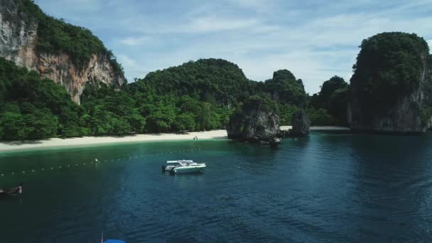 Boats Catamaran Island Beach People Relax Swim — Stock Video