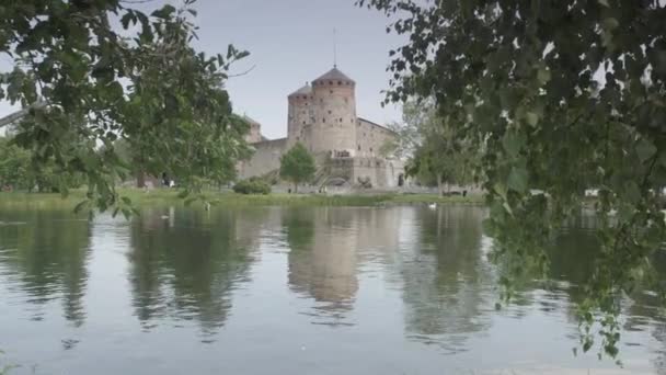 Widok Zamek Savonlinna Jeziora Wieże Ściany — Wideo stockowe