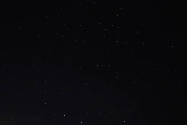 Ciel étoilé image de fond des étoiles dans le ciel nocturne et le lait — Photo