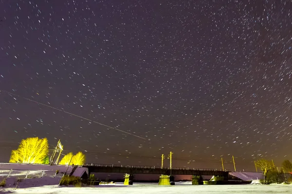 Imagen de fondo del cielo estrellado de estrellas en el cielo nocturno y la Vía Láctea . — Foto de Stock