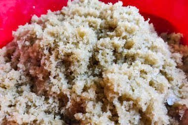 Sazan havyarı. Leğende sazan havyarı topluyorum..