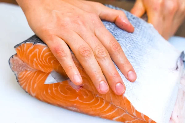 Salmão carniceiro, pedaço de salmão carne de peixe vermelho . — Fotografia de Stock