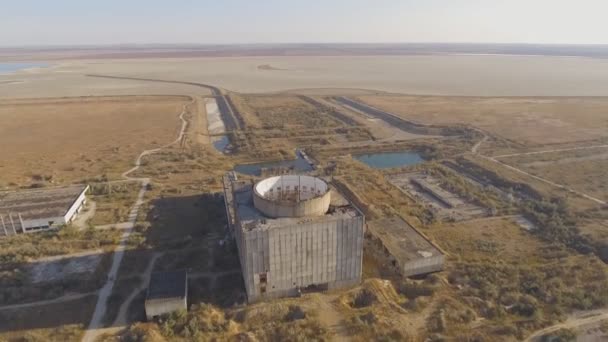 Régi Elhagyatott Befejezetlen Atomerőmű — Stock videók