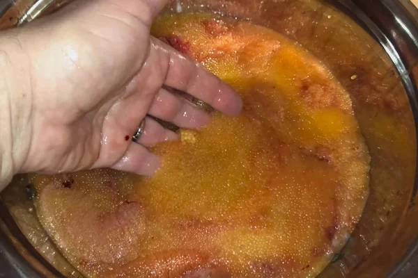 Freshwater fish roe in cup, raw fresh fish roe. — Stock Image Freshwater fish roe in cup, raw fresh fish roe. Stock Picture