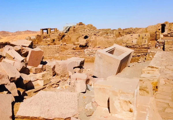 Edificios megalíticos, artefactos, productos de piedra de la civilización antigua . —  Fotos de Stock