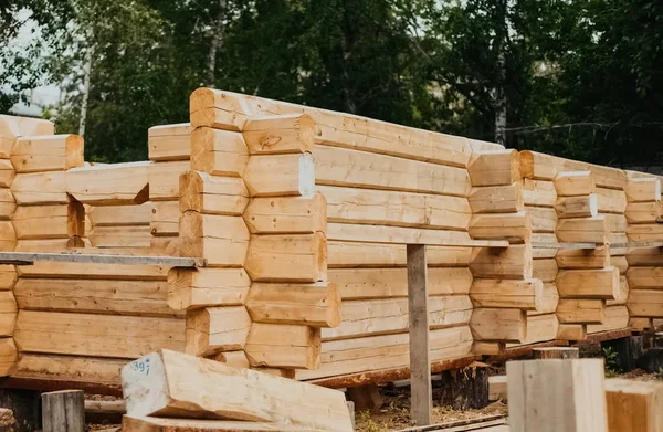 Part of the structure of a wooden house, details of a truss wood — Stock Photo, Image