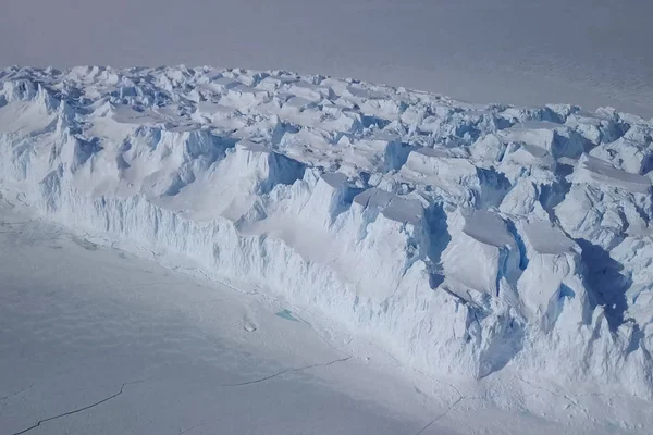 Arrangements de glace de l'antarctique. Les icebergs en Antarctique — Photo