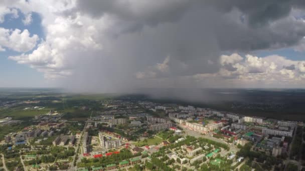 Frente tempestuosa sobre a cidade — Vídeo de Stock