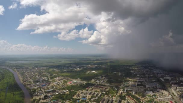 Frente tempestuosa sobre a cidade — Vídeo de Stock