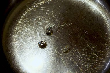 Elmaslar metal standında yapay..