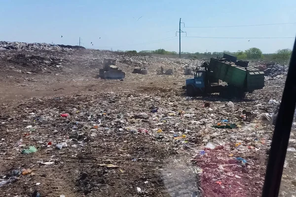 Depósito de lixo, vista superior do lixo. Aterro . — Fotografia de Stock