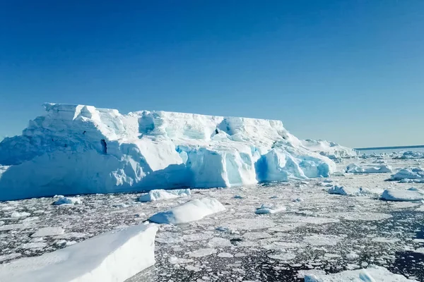 Array di ghiaccio dell'Antartide. Iceberg in Antartide — Foto Stock