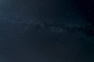 Zaman ayarlı Starry gökyüzü arka plan video yıldızları gece gökyüzünde ve