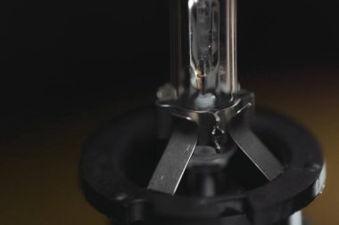 Masada ksenon lamba var. bir ksenon lambasının görünümü.