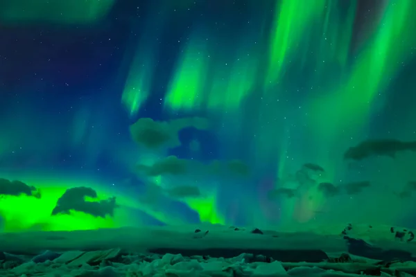 Aurora borealis in night northern sky. Ionization of air particl — 스톡 사진