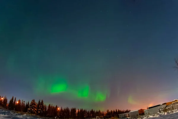 Aurora borealis in night northern sky. Ionization of air particl — Stock Photo, Image