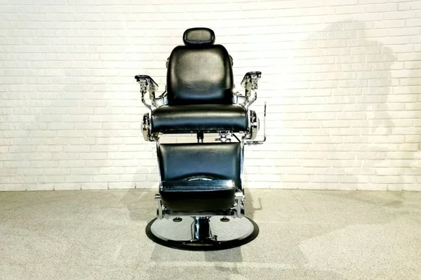 La silla para la peluquería, los accesorios para la peluquería sal —  Fotos de Stock