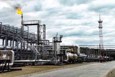 Petrol rafinerisi Bir petrol sanayi tesisi inşaatı