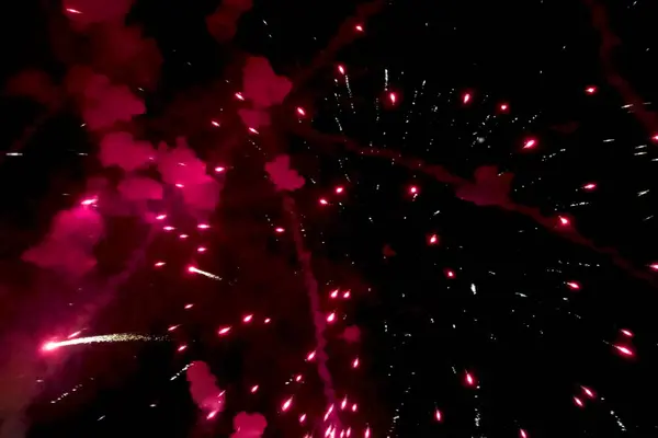 Fuegos artificiales de Año Nuevo, vista interior de fuegos artificiales —  Fotos de Stock