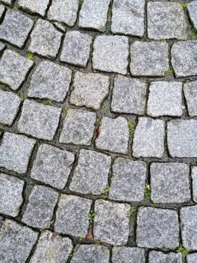 Granit taşlarla döşenmiş eski yol dokusu