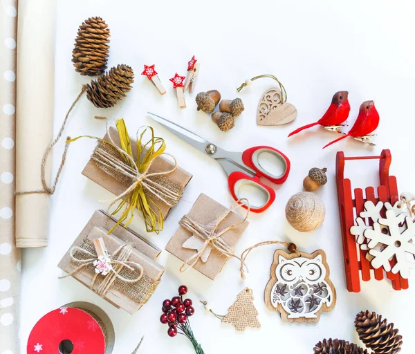 Zero waste christmas. Boxed gifts natural decor and home decoration. — Stock Photo, Image
