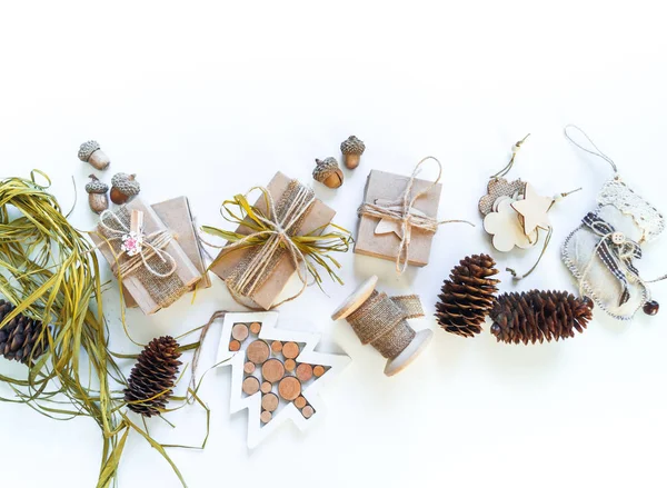 Noll avfall jul. Boxade gåvor naturlig inredning och heminredning. — Stockfoto