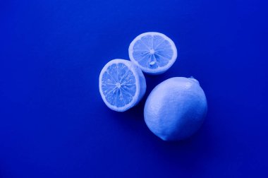 2020 'nin moda mavi tek renkli Lemon Vitamin Rengi.