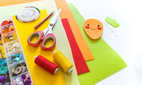 Carrot made of felt. Toy Easter holiday rabbit. — Stock Photo, Image