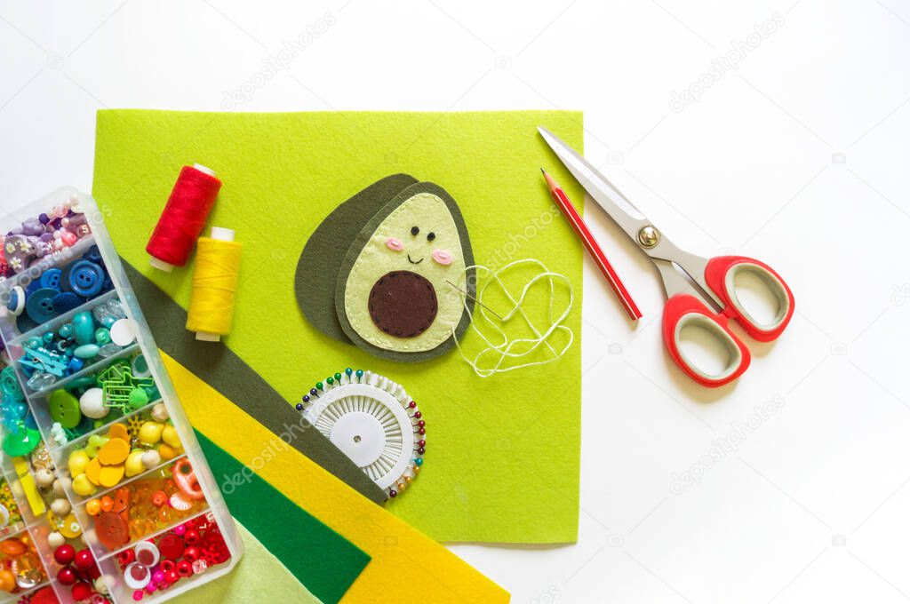 Sewing avocado from felt. Children's creativity.