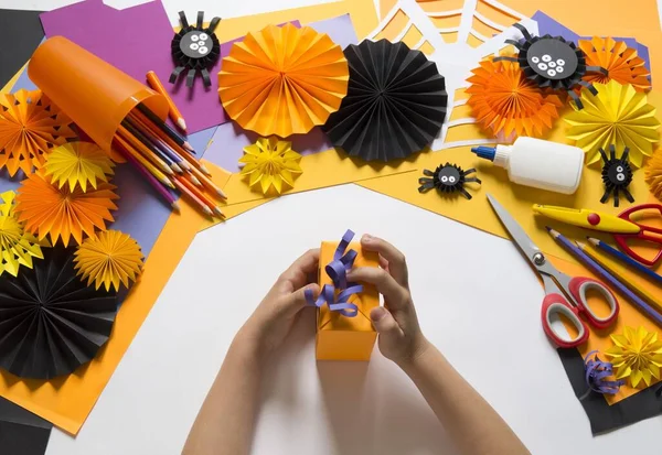 Halloween Feiertagskürbis Aus Papier Die Kreativität Der Kinder Hobby Bastelmaterial — Stockfoto