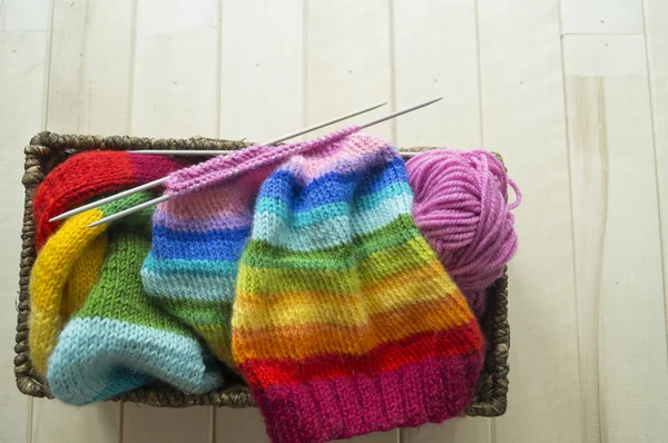 Knit Rainbow Hat Process Creation Knitting Needles Ball Woolen Thread — Stock Photo, Image