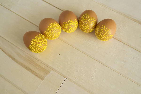 Пасхальные Яйца Объемно Желтая Краска Детское Творчество — стоковое фото
