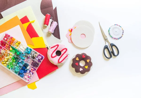 Donuts Feitos Feltro Artesanato Para Crianças Brinquedo Para Uma Criança — Fotografia de Stock