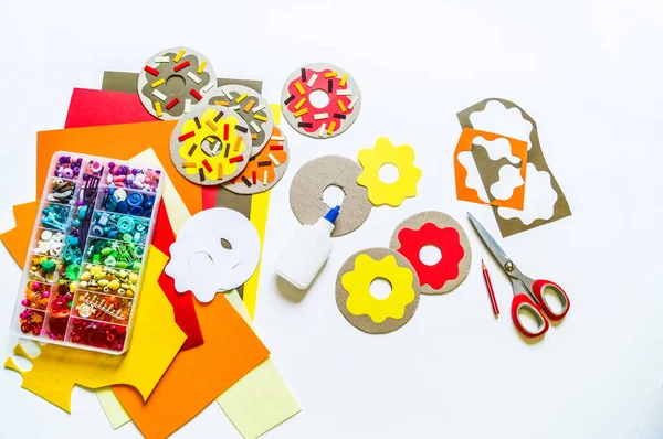 Guirnalda Cartón Rosquillas Papel Material Para Creatividad Infantil Clase Maestra —  Fotos de Stock