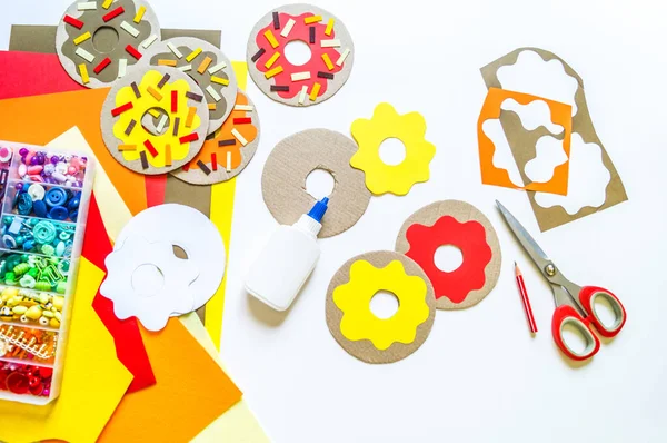 Guirnalda Cartón Rosquillas Papel Material Para Creatividad Infantil Clase Maestra — Foto de Stock