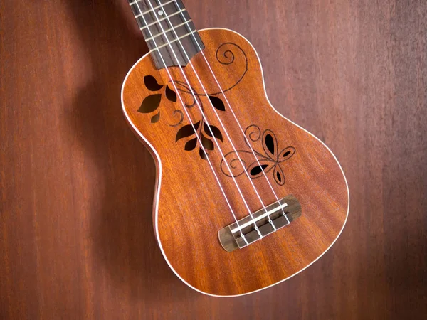 Close-up de hawaii ukulele, buraco som flor — Fotografia de Stock