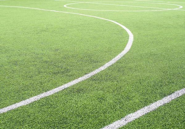 Campo de fútbol, centro y lateral, hecho de césped sintético, sele —  Fotos de Stock