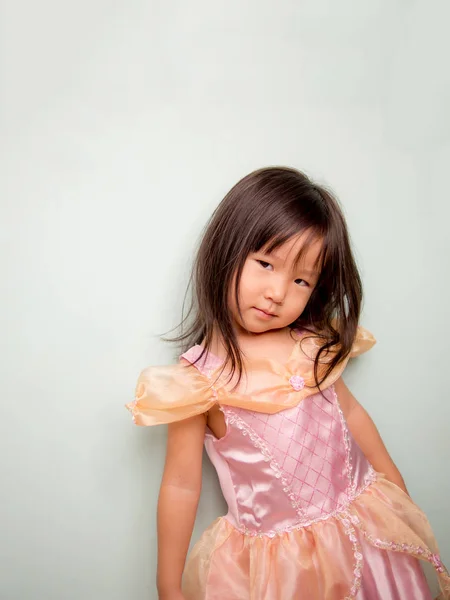 Retrato de una asiática linda niña — Foto de Stock