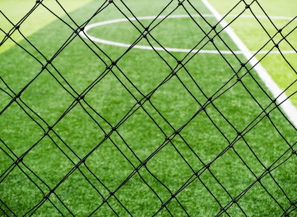 Campo de fútbol, lado de la esquina, hecho de césped sintético, detrás de th —  Fotos de Stock