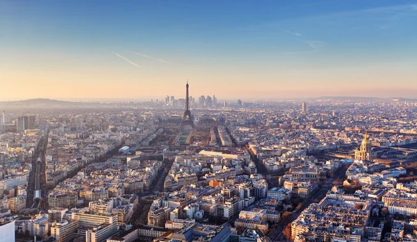 Panorama över Paris vid solnedgången — Stockfoto