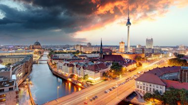 Berlin panorama adlı bir gün batımı