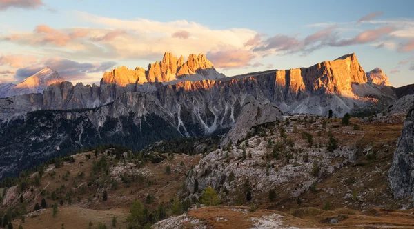 Italien Doloomites Alperna, cinque Torri — Stockfoto