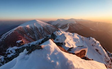 Kış dağ manzara günbatımı Peak Rozsutec