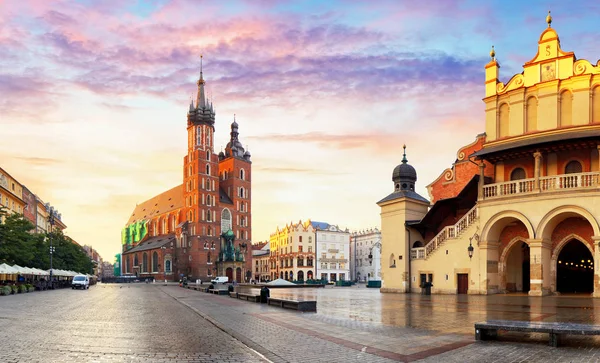 Panoráma Market Square napkeltekor, Krakkó, Lengyelország — Stock Fotó